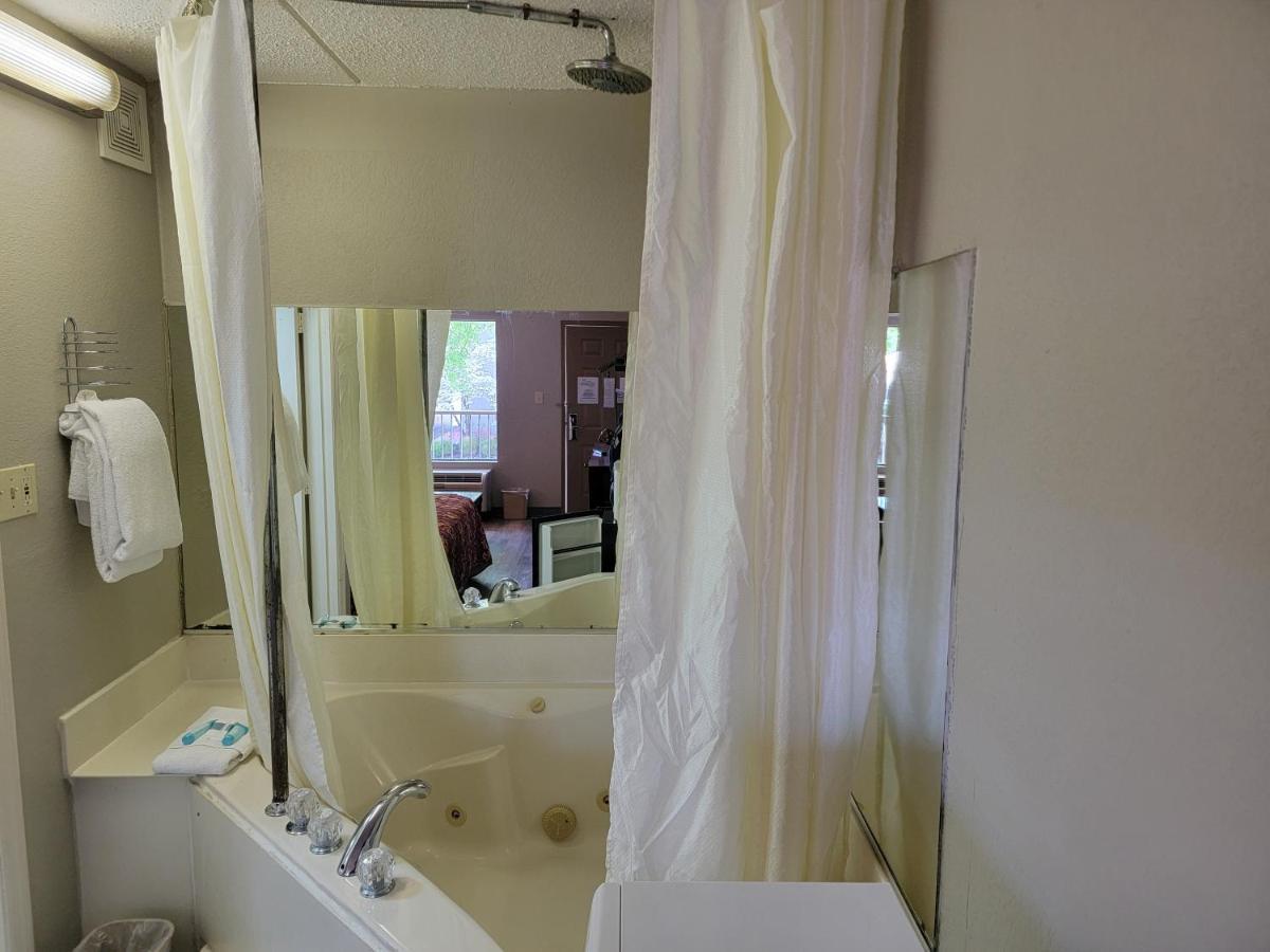 Studio 9 Inn & Suites Декатур Экстерьер фото